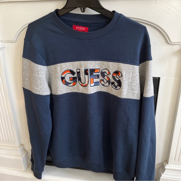 Guess Crew Neck Sweatshirt Medium embroidered - Picture 1 of 4